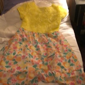 Girls, spring or summer dress. Worn a couple times. Great condition.